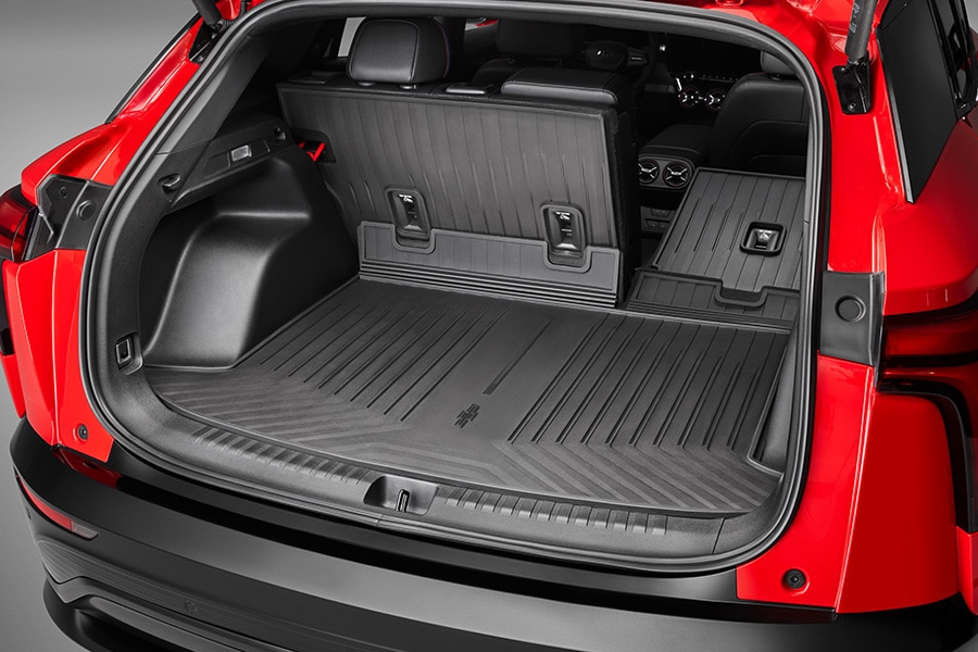 Tapete de vinil con cobertura extendida con emblema Chevrolet para proteger piso de cajuela de Blazer EV 2025 eléctrica